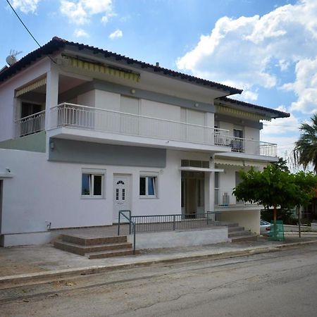 Seaside Apartments Неа-Ираклия Экстерьер фото